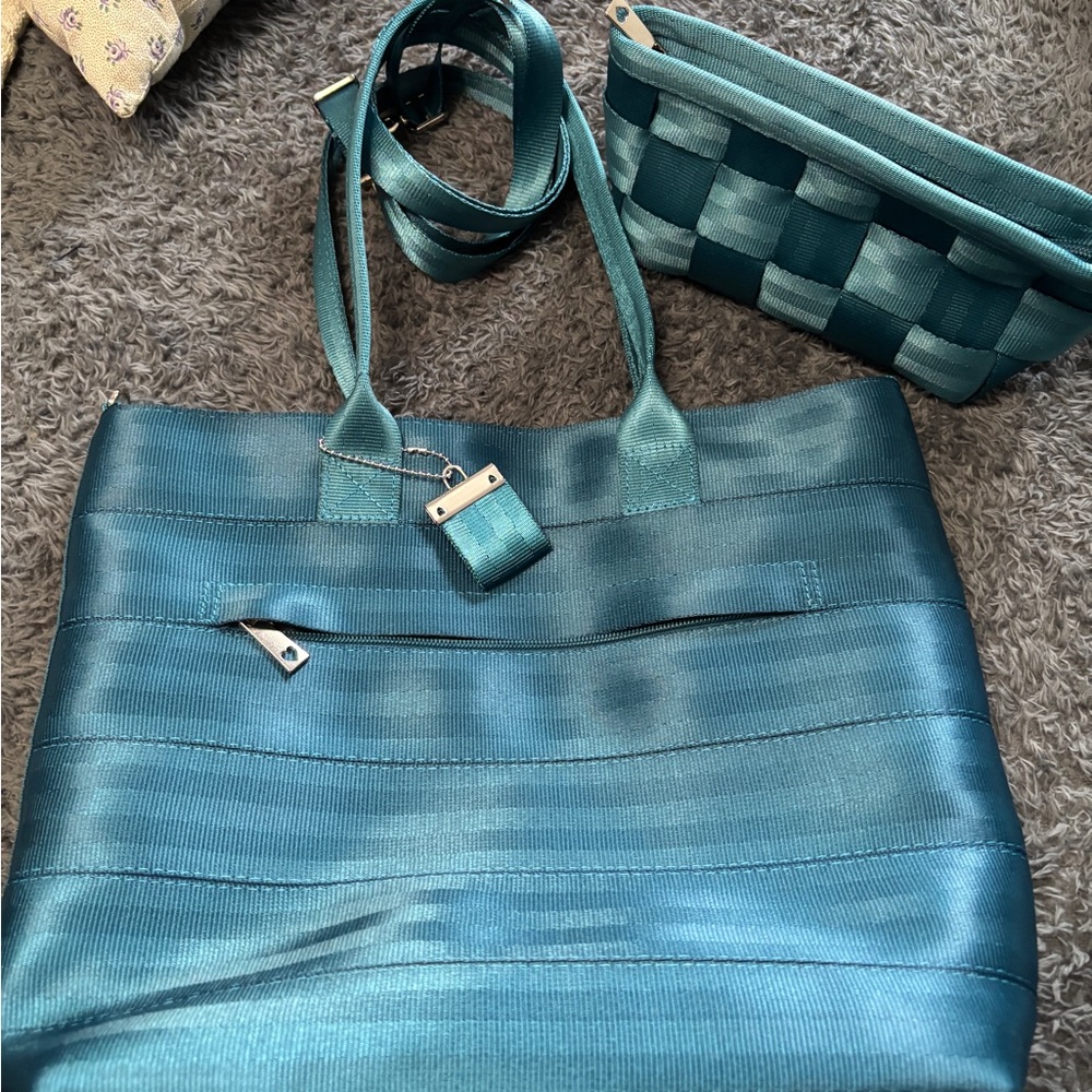 NWOT Harvey’s jade tote & make up bag